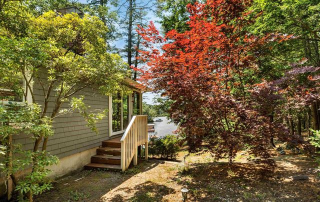 84 Barderry Lane, Nottingham, NH 03290