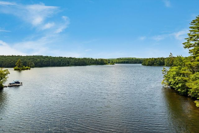 84 Barderry Lane, Nottingham, NH 03290