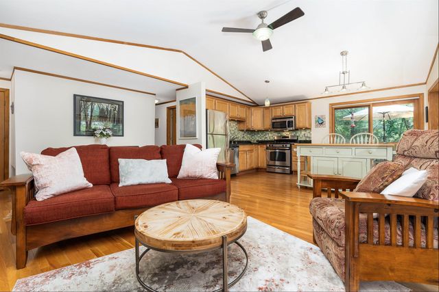84 Barderry Lane, Nottingham, NH 03290