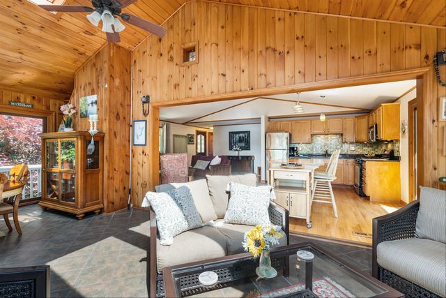 84 Barderry Lane, Nottingham, NH 03290