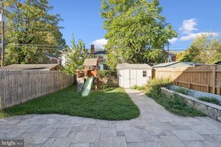 2718 S UHLE ST S, Arlington, VA 22206