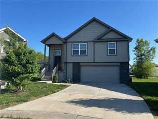 21716 Southcreek Court, Peculiar, MO 64078