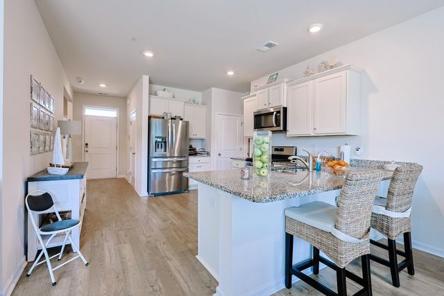 2222 Blackthorn Dr., Conway, SC 29526