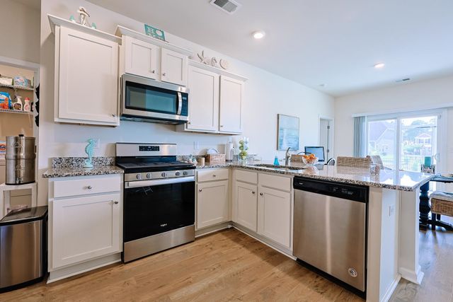 2222 Blackthorn Dr., Conway, SC 29526