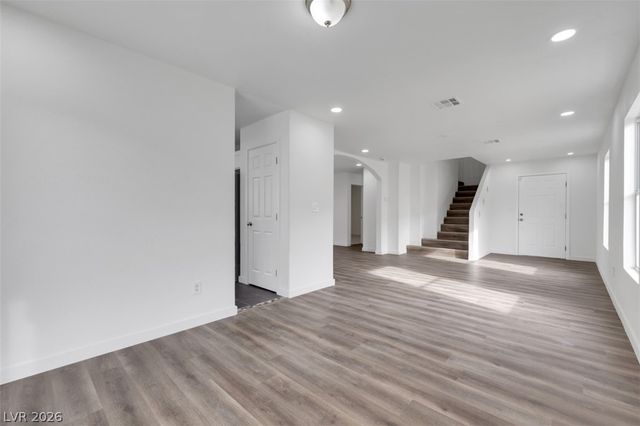 8633 Majestic Pine Avenue, Las Vegas, NV 89143