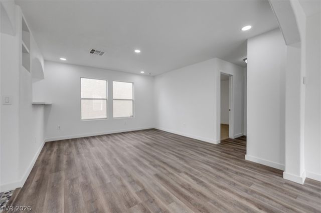 8633 Majestic Pine Avenue, Las Vegas, NV 89143