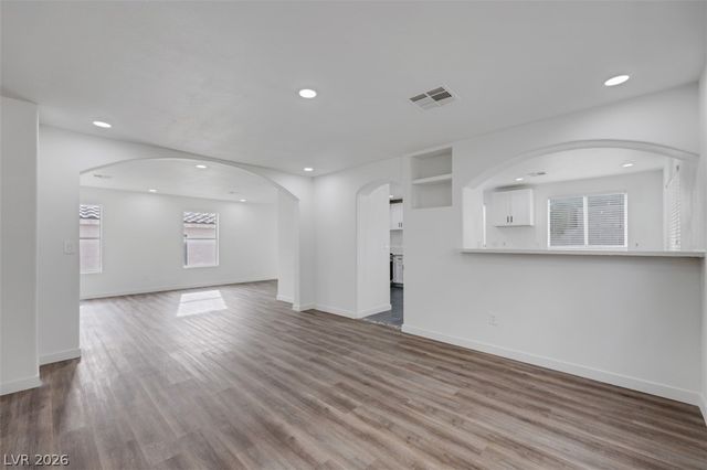 8633 Majestic Pine Avenue, Las Vegas, NV 89143