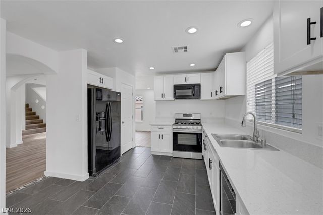 8633 Majestic Pine Avenue, Las Vegas, NV 89143