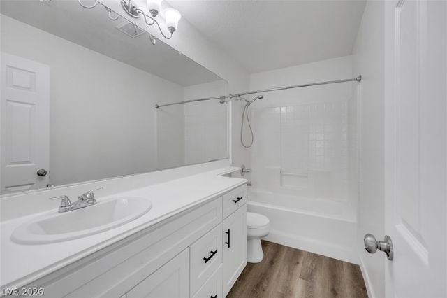 8633 Majestic Pine Avenue, Las Vegas, NV 89143