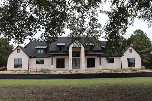 9211 Grand Lake Estates Drive, Montgomery, TX 77316