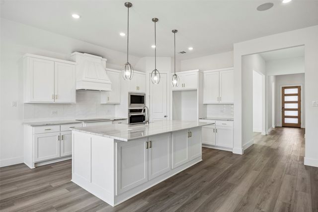 1929 Comanche Drive, Desoto, TX 75115