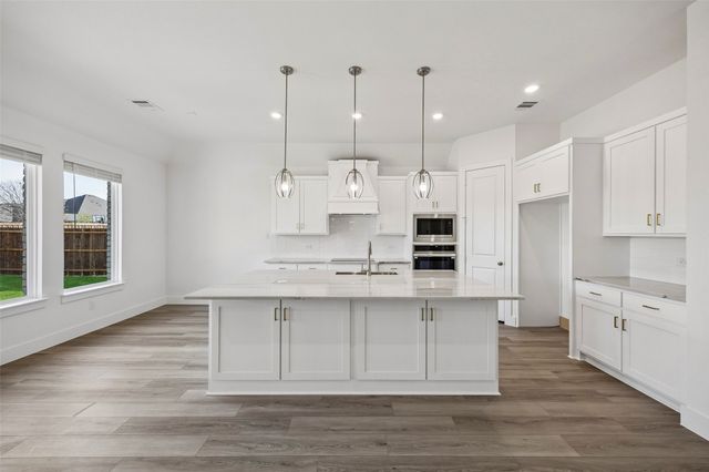 1929 Comanche Drive, Desoto, TX 75115