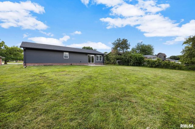 700 TAYLOR Street, Morton, IL 61550