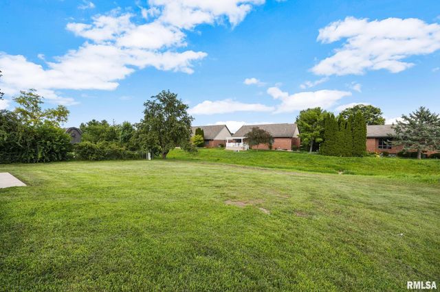 700 TAYLOR Street, Morton, IL 61550