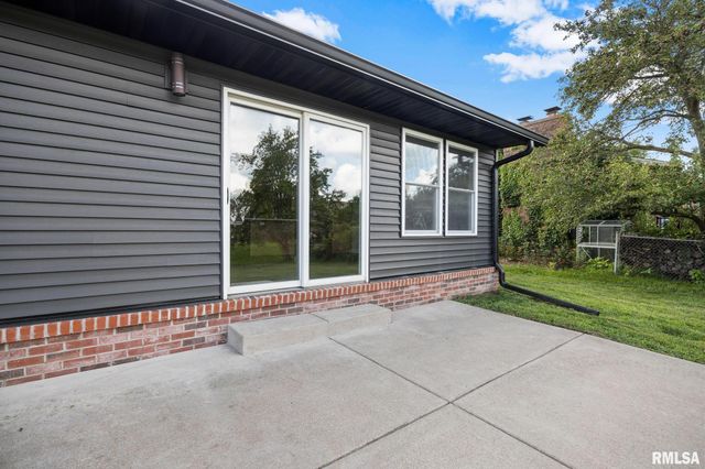 700 TAYLOR Street, Morton, IL 61550