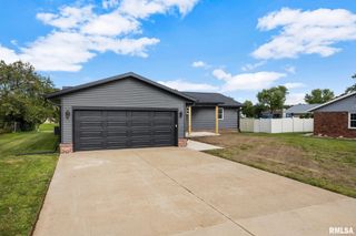 700 TAYLOR Street, Morton, IL 61550