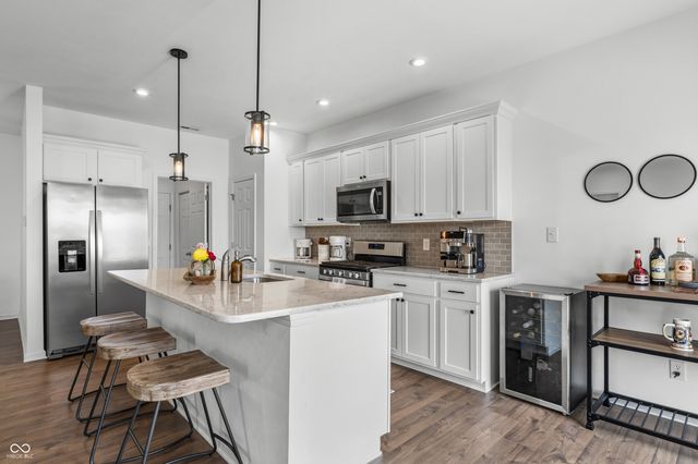 2646 Creek Bank Court, Columbus, IN 47201
