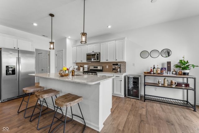 2646 Creek Bank Court, Columbus, IN 47201