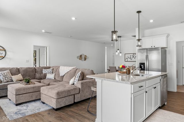 2646 Creek Bank Court, Columbus, IN 47201