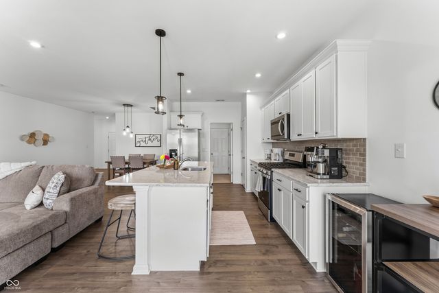 2646 Creek Bank Court, Columbus, IN 47201