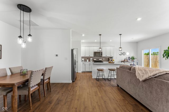 2646 Creek Bank Court, Columbus, IN 47201