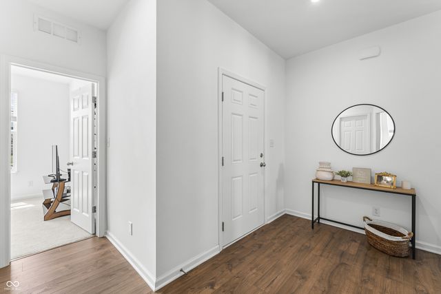 2646 Creek Bank Court, Columbus, IN 47201