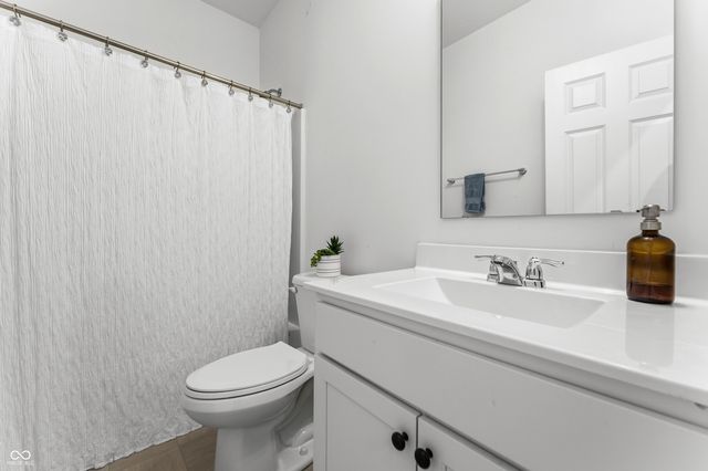 2646 Creek Bank Court, Columbus, IN 47201