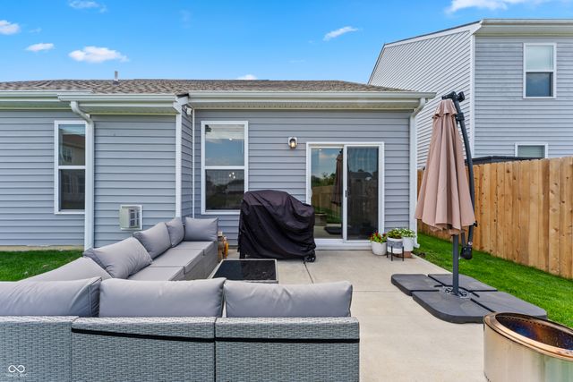 2646 Creek Bank Court, Columbus, IN 47201