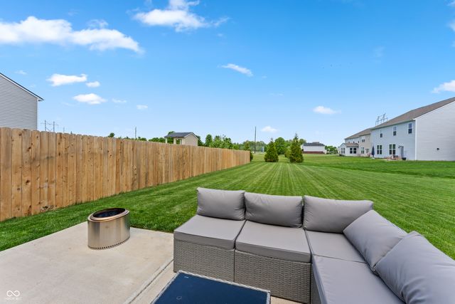 2646 Creek Bank Court, Columbus, IN 47201