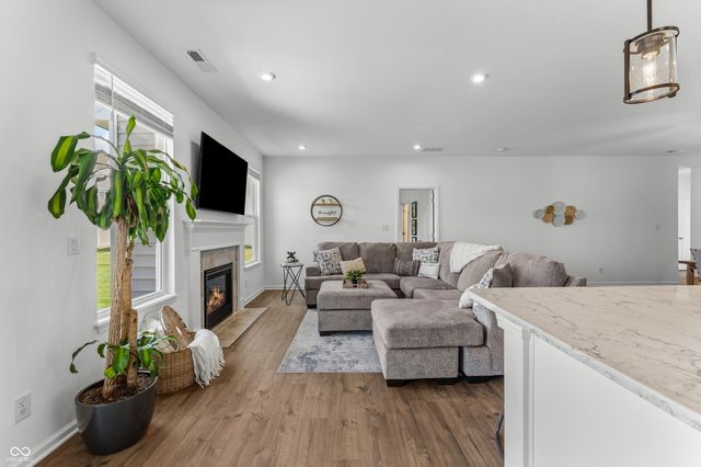 2646 Creek Bank Court, Columbus, IN 47201