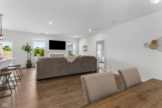 2646 Creek Bank Court, Columbus, IN 47201