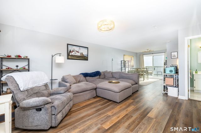 29 Van Buren Avenue APT I3, Norwalk, CT 06850