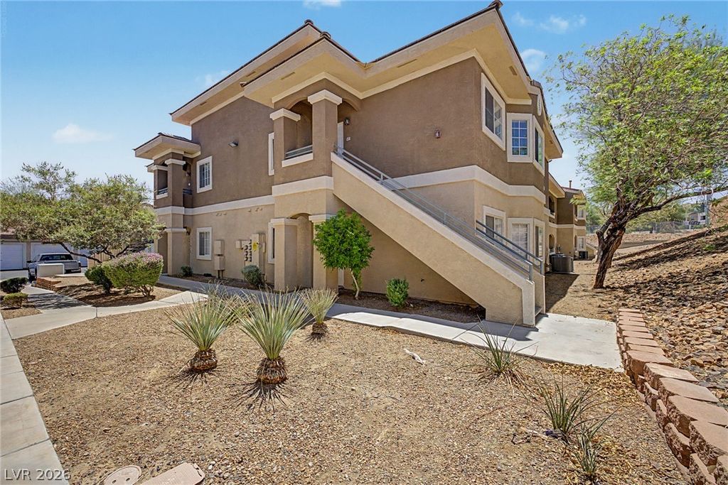 833 Aspen Peak Loop 825, Henderson, NV 89011