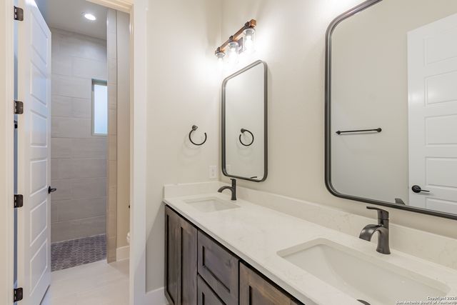 205 Timber Place, La Vernia, TX 78121