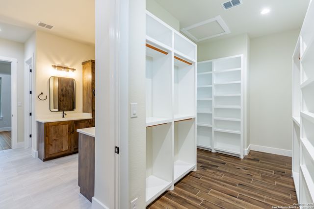 205 Timber Place, La Vernia, TX 78121
