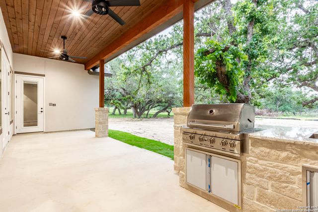 205 Timber Place, La Vernia, TX 78121