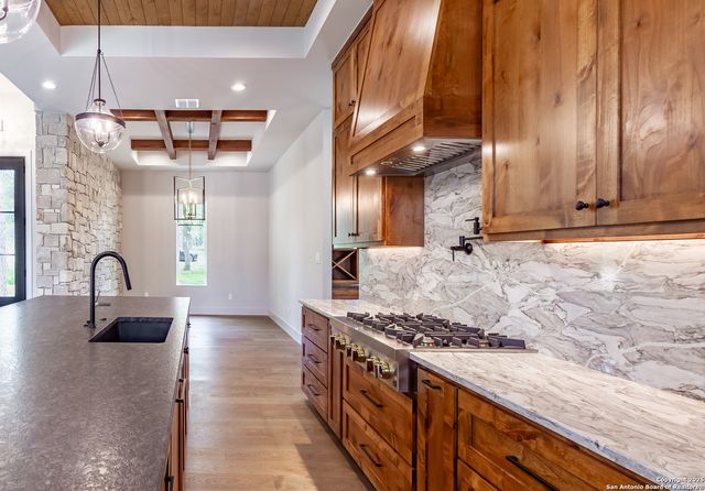 205 Timber Place, La Vernia, TX 78121