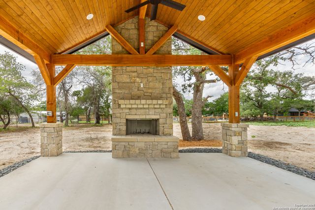 205 Timber Place, La Vernia, TX 78121