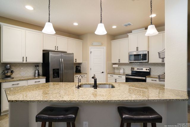 228 Comanche Trail, Cibolo, TX 78108