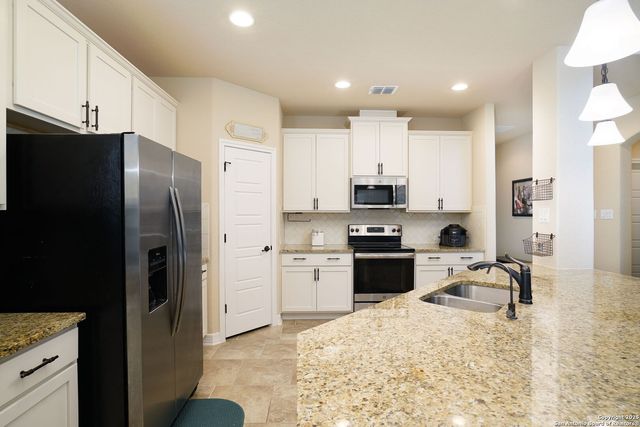 228 Comanche Trail, Cibolo, TX 78108