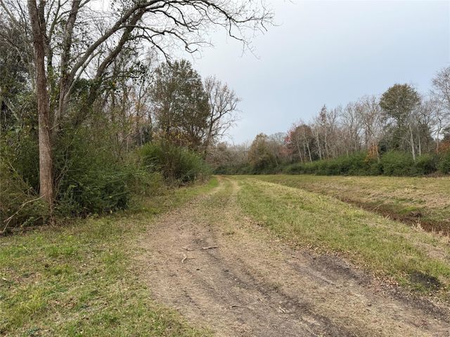 8007 Fm 1960, Dayton, TX 77535