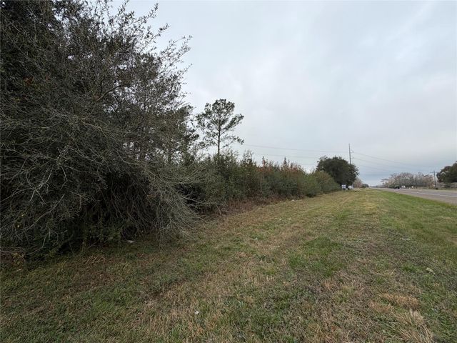 8007 Fm 1960, Dayton, TX 77535