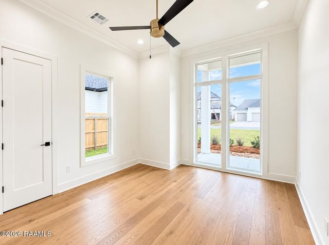 212 Sabal Grove Lane, Youngsville, LA 70592