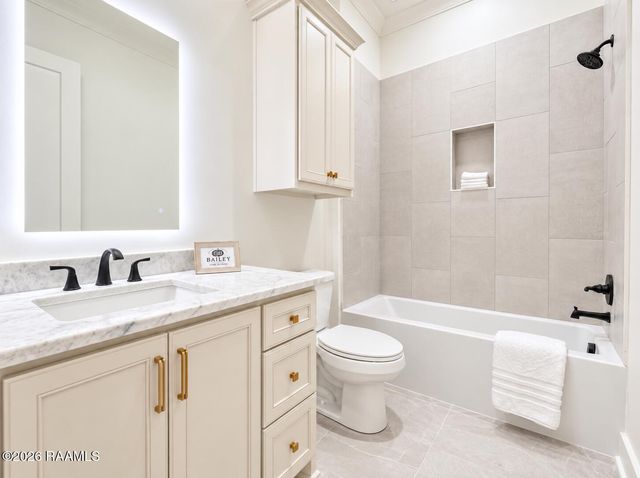 212 Sabal Grove Lane, Youngsville, LA 70592