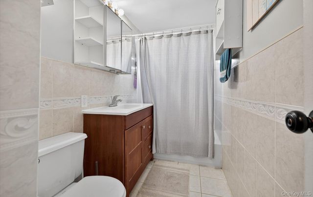 324 Post Avenue 10F, Westbury, NY 11590