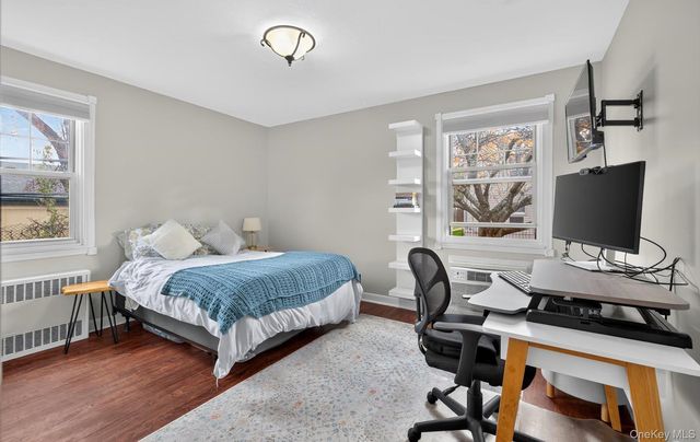 324 Post Avenue 10F, Westbury, NY 11590