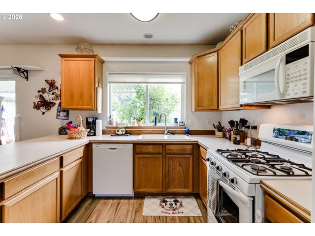 3513 KENDRA St, Eugene, OR 97404