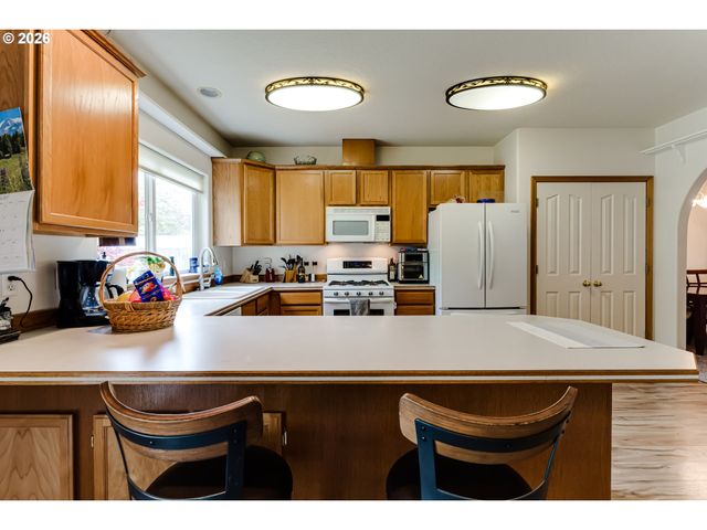 3513 KENDRA St, Eugene, OR 97404