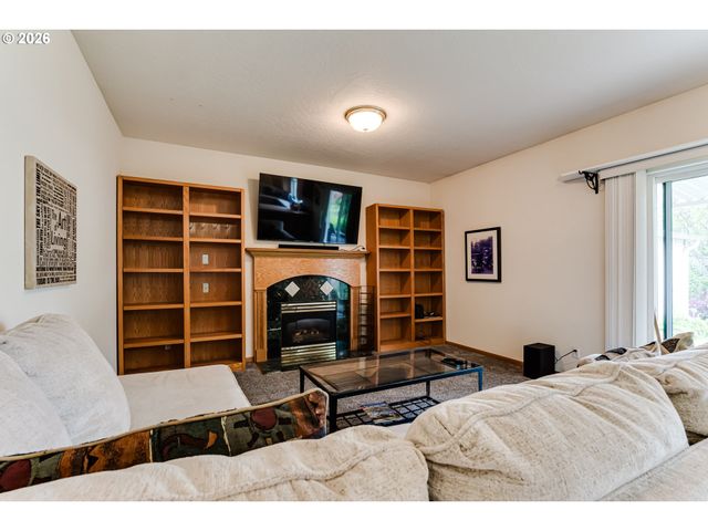 3513 KENDRA St, Eugene, OR 97404