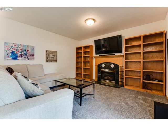 3513 KENDRA St, Eugene, OR 97404